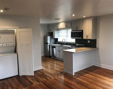 100 W Madison Street - Photo Thumbnail 5