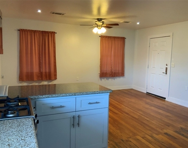 100 W Madison Street - Photo Thumbnail 17