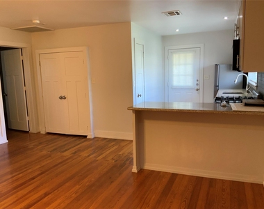 100 W Madison Street - Photo Thumbnail 11