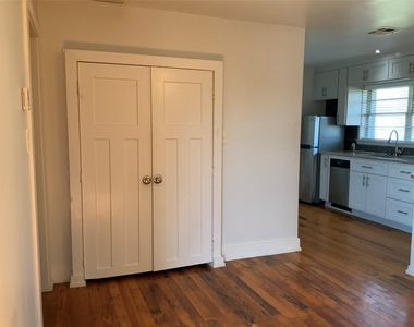 100 W Madison Street - Photo Thumbnail 8