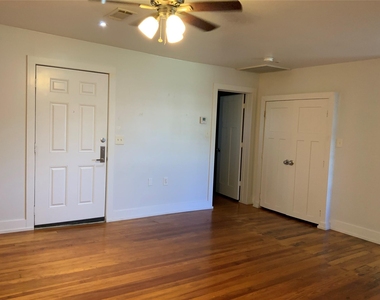 100 W Madison Street - Photo Thumbnail 10