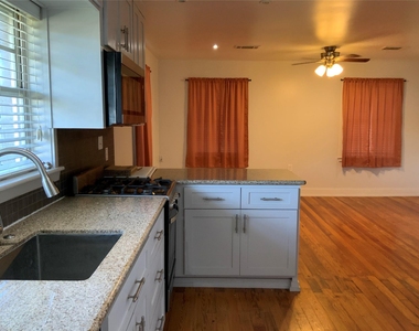 100 W Madison Street - Photo Thumbnail 15