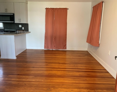100 W Madison Street - Photo Thumbnail 6