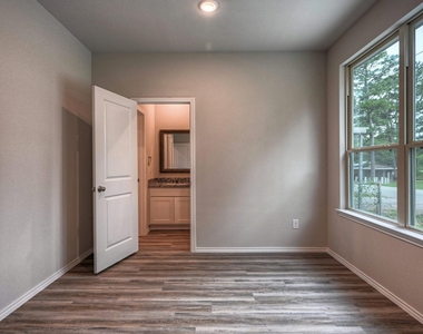 11604 Vistawood Street - Photo Thumbnail 14