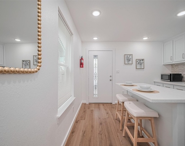 6725 Avenue K - Photo Thumbnail 14