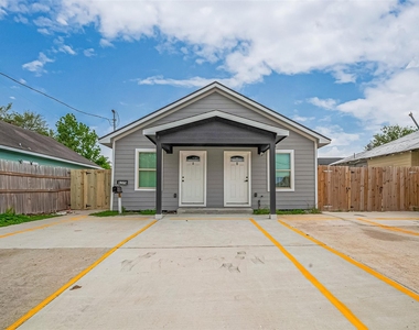 6725 Avenue K - Photo Thumbnail 3