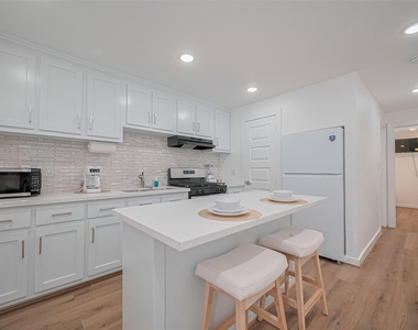 6725 Avenue K - Photo Thumbnail 6