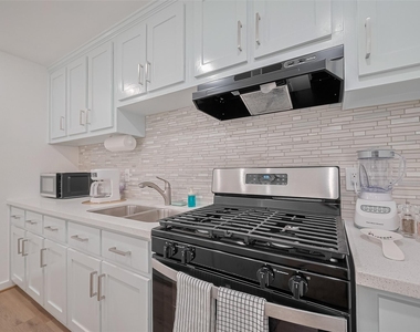 6725 Avenue K - Photo Thumbnail 11