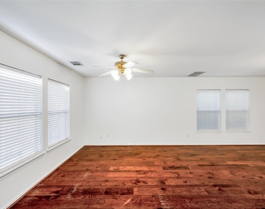 1719 Redwing Bluff Drive - Photo Thumbnail 14