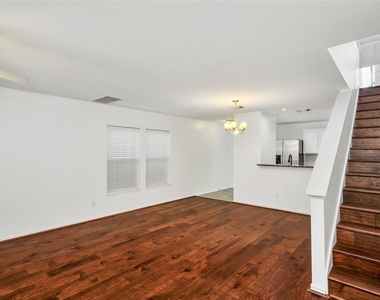 1719 Redwing Bluff Drive - Photo Thumbnail 13