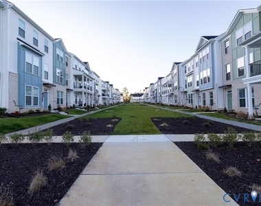 15390 Oasis Sun Alley - Photo Thumbnail 17