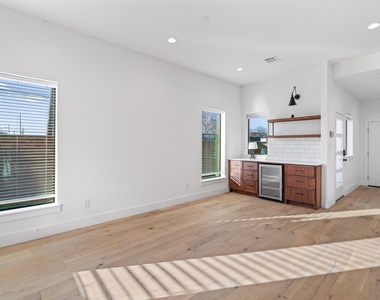 3802 Commerce Street - Photo Thumbnail 10