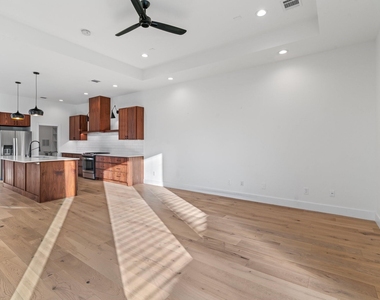 3802 Commerce Street - Photo Thumbnail 6