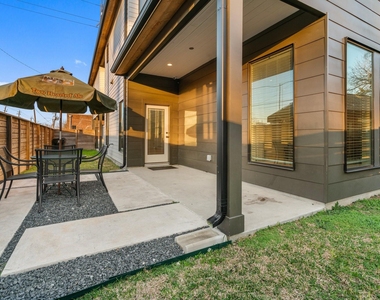 3802 Commerce Street - Photo Thumbnail 16