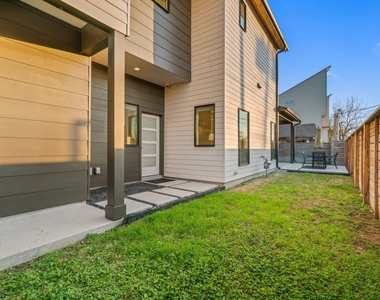 3802 Commerce Street - Photo Thumbnail 15