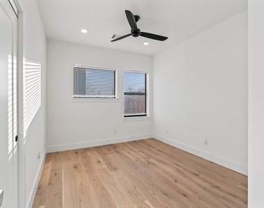 3802 Commerce Street - Photo Thumbnail 39