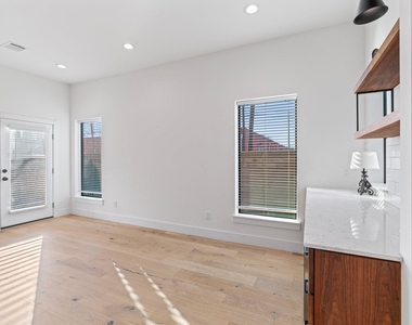 3802 Commerce Street - Photo Thumbnail 13