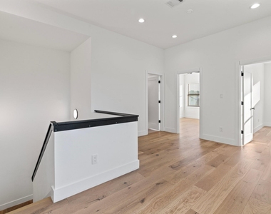 3802 Commerce Street - Photo Thumbnail 19