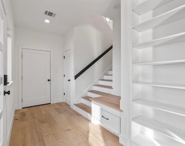 3802 Commerce Street - Photo Thumbnail 18