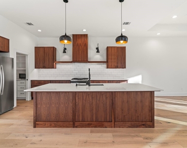 3802 Commerce Street - Photo Thumbnail 2