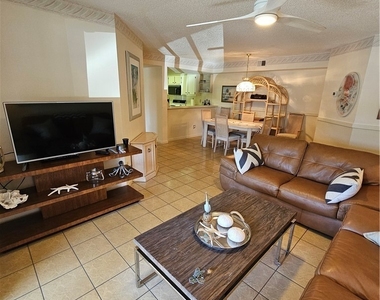 14831 Summerlin Woods Drive - Photo Thumbnail 7