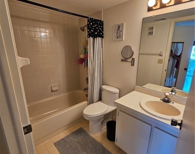14831 Summerlin Woods Drive - Photo Thumbnail 9