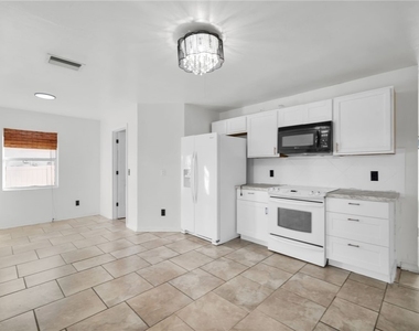 918 Acroft Avenue - Photo Thumbnail 9