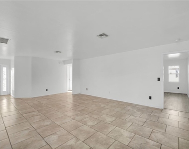 918 Acroft Avenue - Photo Thumbnail 4