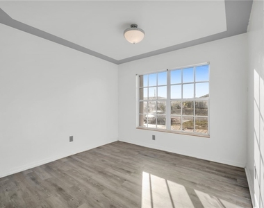 918 Acroft Avenue - Photo Thumbnail 15