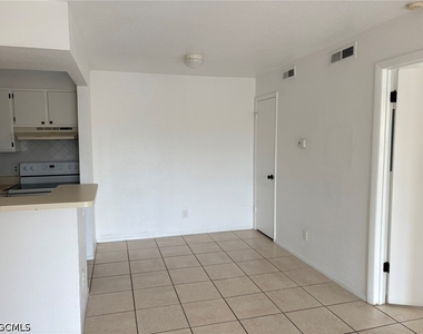 2855 Winkler Avenue - Photo Thumbnail 2