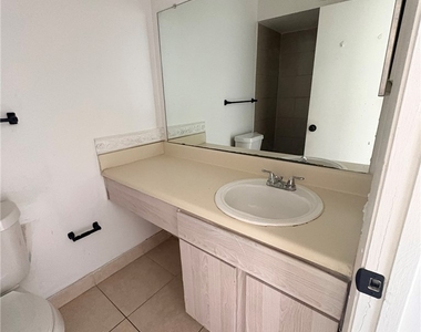 2855 Winkler Avenue - Photo Thumbnail 12