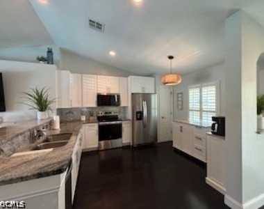 4104 Sw 15 Avenue - Photo Thumbnail 1