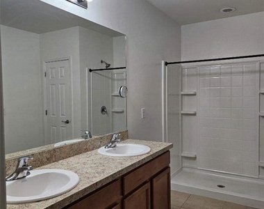 114 Se 3rd Street - Photo Thumbnail 6