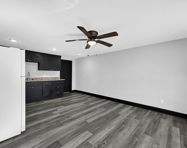 1313 10th Street - Photo Thumbnail 4