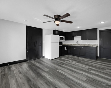 1313 10th Street - Photo Thumbnail 3