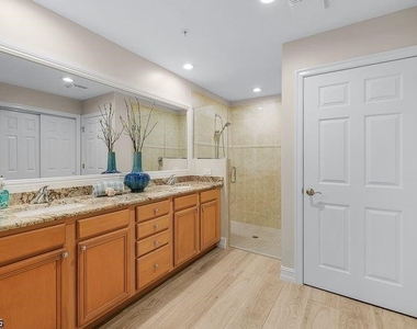11065 Harbour Yacht Court - Photo Thumbnail 9