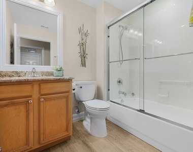 11065 Harbour Yacht Court - Photo Thumbnail 13