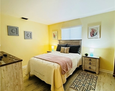 4903 Vincennes Street - Photo Thumbnail 9