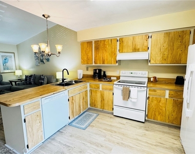 4903 Vincennes Street - Photo Thumbnail 6