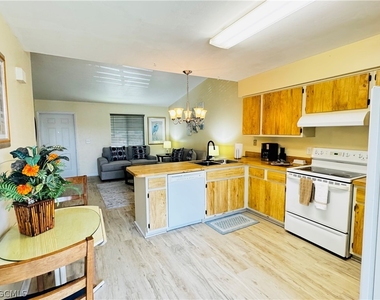 4903 Vincennes Street - Photo Thumbnail 7