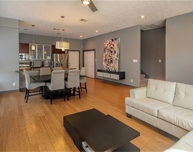 1414 Emancipation Avenue - Photo Thumbnail 2