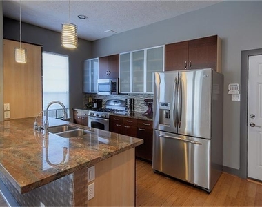 1414 Emancipation Avenue - Photo Thumbnail 5