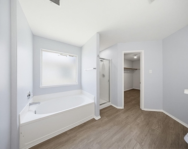 627 Regal Hollow Lane - Photo Thumbnail 4