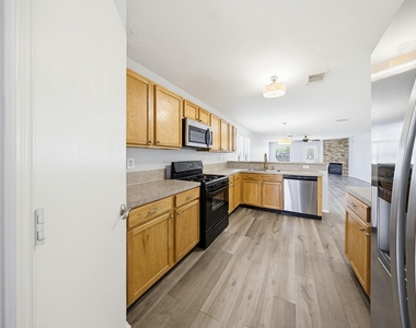 627 Regal Hollow Lane - Photo Thumbnail 2