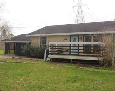 6377 County Road 659 - Photo Thumbnail 3