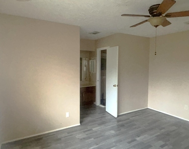 17323 Camberwell Green Lane - Photo Thumbnail 10