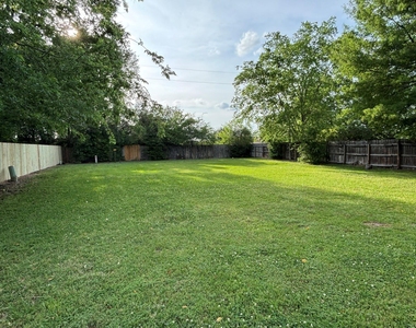 17323 Camberwell Green Lane - Photo Thumbnail 17