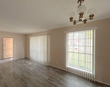 17323 Camberwell Green Lane - Photo Thumbnail 1