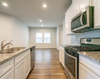 16856 Pink Wintergreen Drive - Photo Thumbnail 9