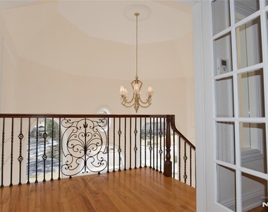 673 Glendale - Photo Thumbnail 12